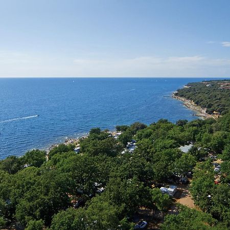 Fkk Adriatika In Fkk Solaris Naturist Resort Пореч Екстериор снимка